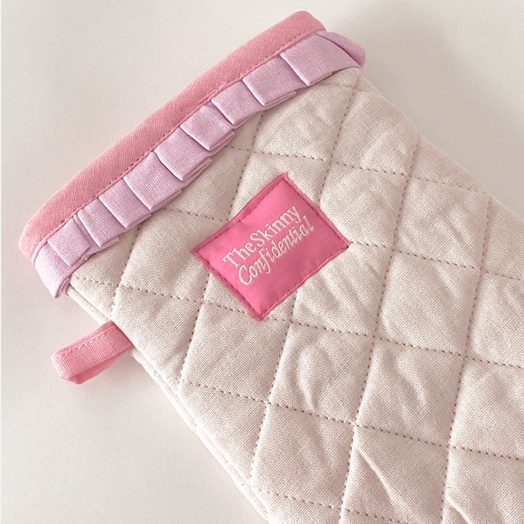 NWT DEUX x The Skinny Confidential Oven Mit Limited Edition - Picture 4 of 8